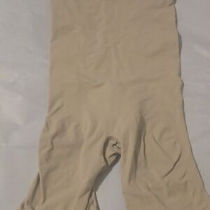 SKIMS Seamless Sculpt Mid Thigh Shorts.